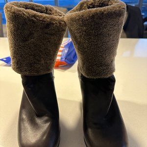 Stuart Weitzman Brown Leather/Shearling Wedge Boots size 8